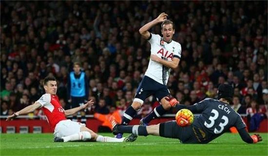 英足总杯｜32强意外遭英冠垫底队淘汰 红军4冠王希望破灭.